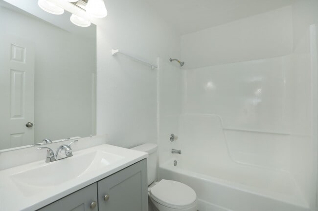 Building Photo - 17518 Bullis Gap Dr