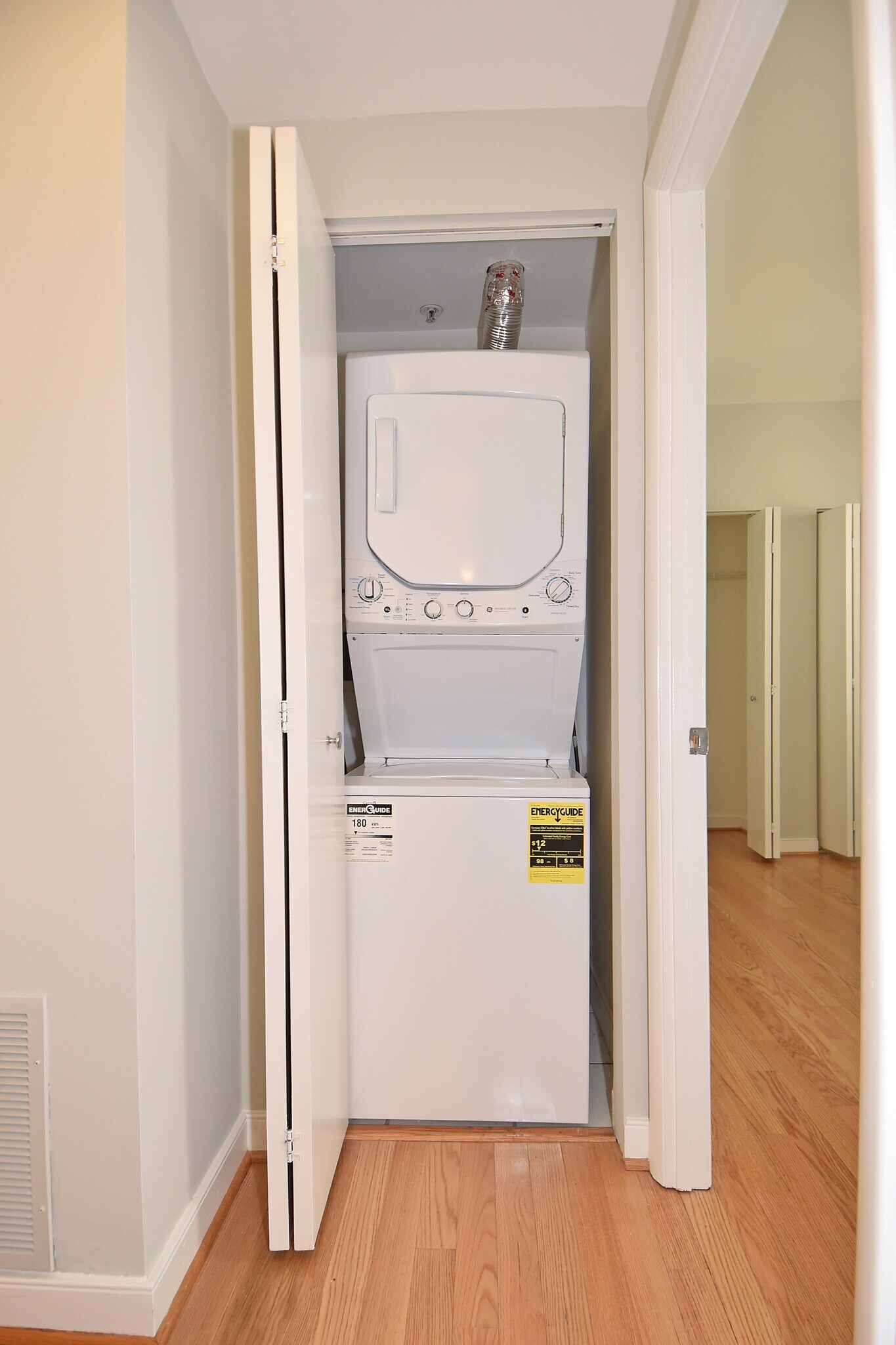 in unit washer dryer - 1445 N St NW
