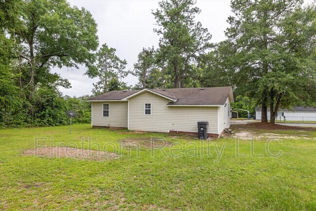 Building Photo - 2140 Veterans Dr