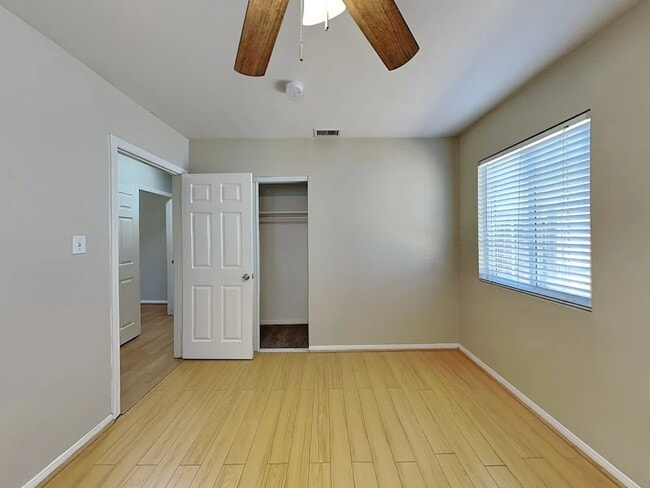 Building Photo - 7714 Lasaine Ave