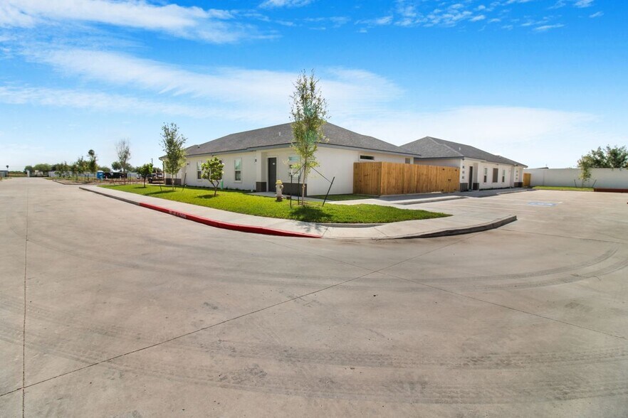 Building Photo - 1413 N Inspiration Blvd