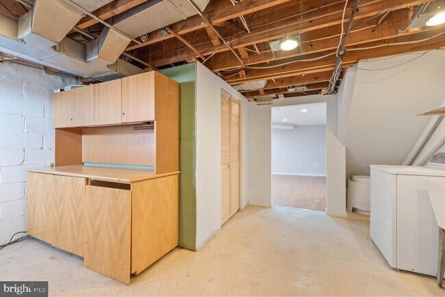 Building Photo - 114 Riverthorn Rd