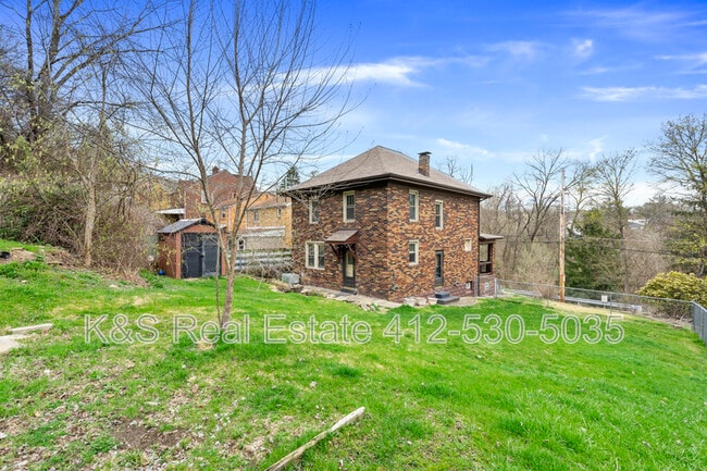 Building Photo - 134 Groveland St