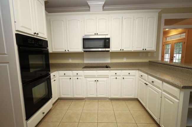 Building Photo - 3798 Bermuda Run Dr