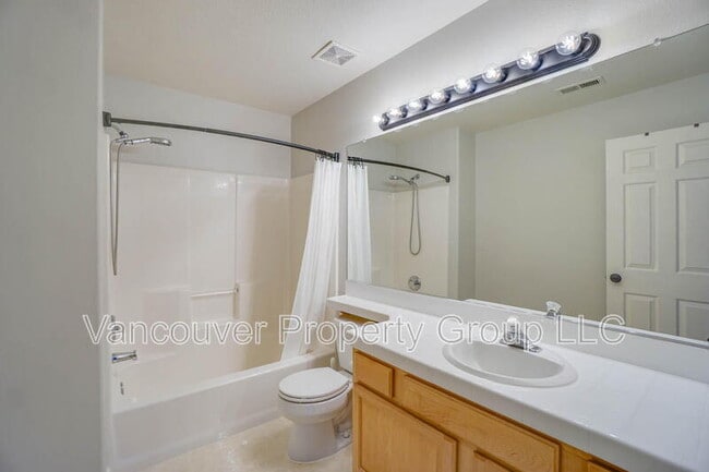 Building Photo - 8717 NE 17th St