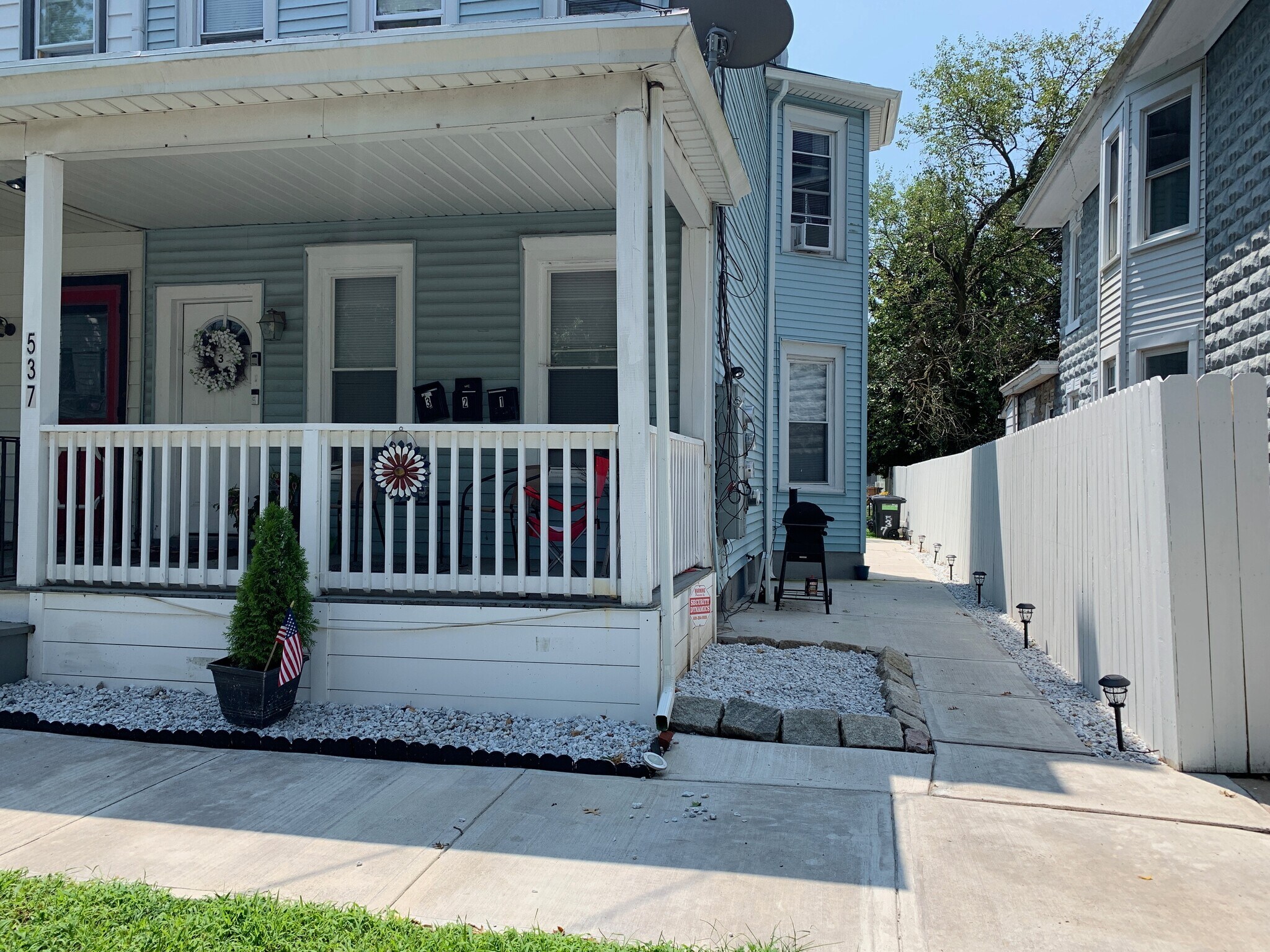 Front/side of the property - 537 Schiller Ave