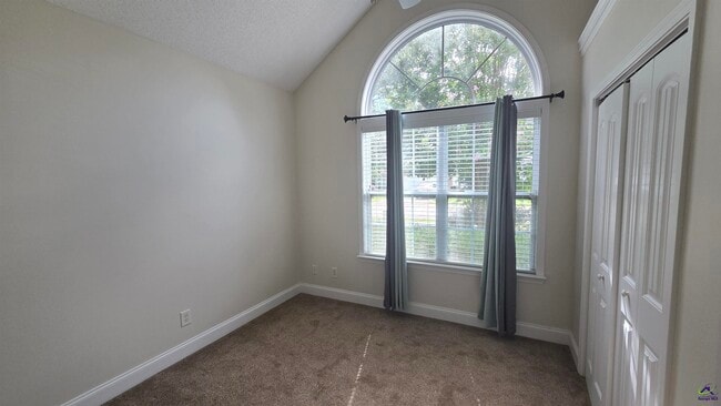 Building Photo - 213 Summerstone Bend