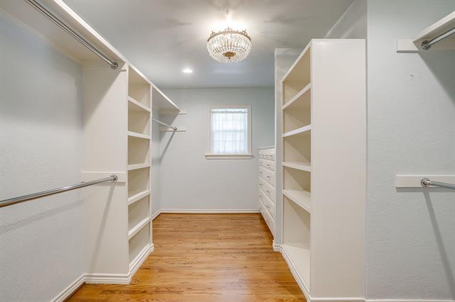 Building Photo - 2400 Winton Terrace W