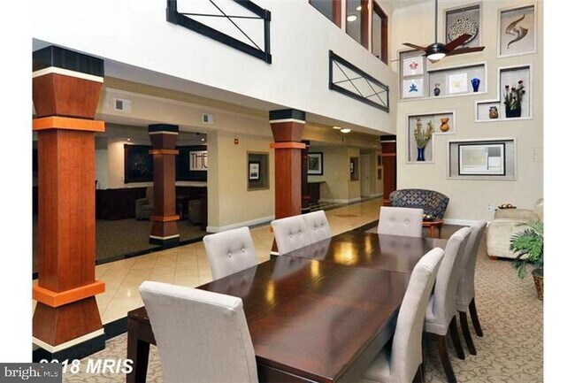 Building Photo - 501 Hungerford Dr