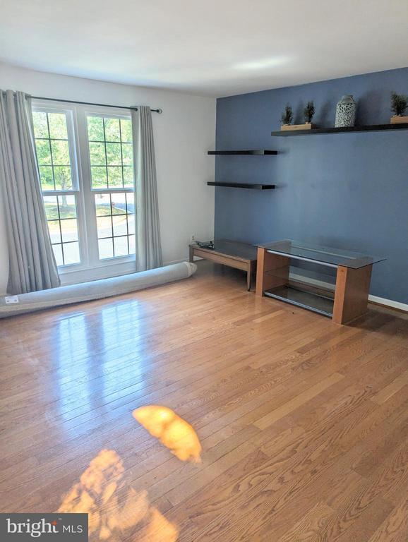 Building Photo - 46582 Broadspear Terrace