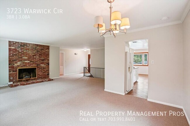 Building Photo - 3723 Warwick Cir