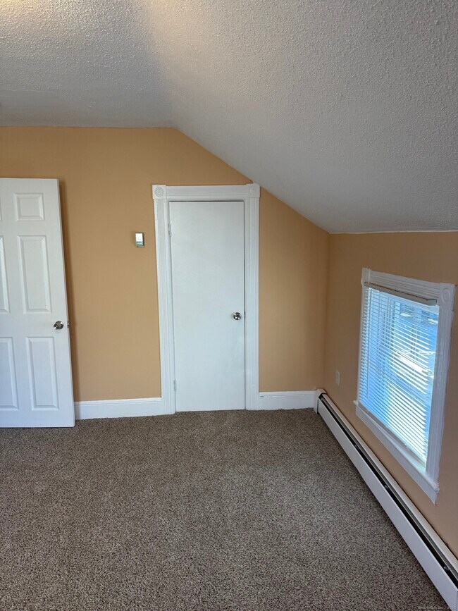 Building Photo - 10 Wilford Ct