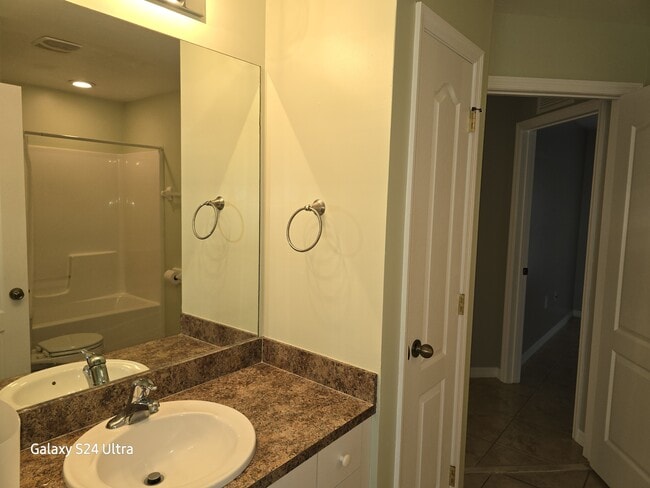 Building Photo - 2711 Nelson Rd N