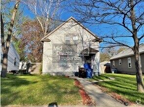 Building Photo - 405 S Minnesota- 3 Bedroom House