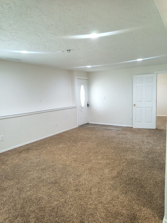 Building Photo - 9658 W Heather Rd