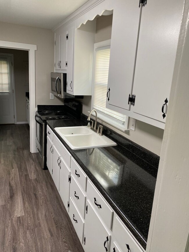 Building Photo - Charming home in Highland Springs