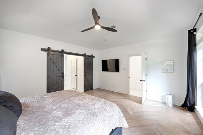 Building Photo - 11492 Majestic Dr