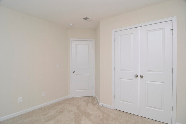 Building Photo - 429 Eastfair Dr