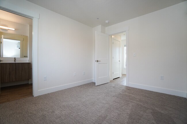 Building Photo - 4625 N Iota Ln