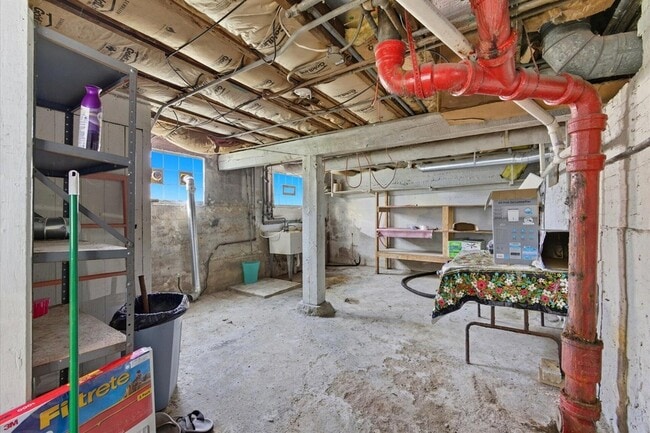 Building Photo - 7305 Blanchard St