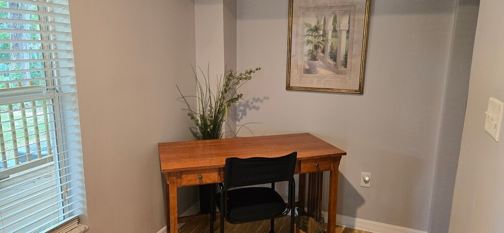 Building Photo - 6542 Sherry Ln