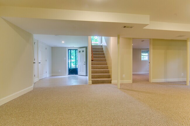Building Photo - 11705 Ashley Dr