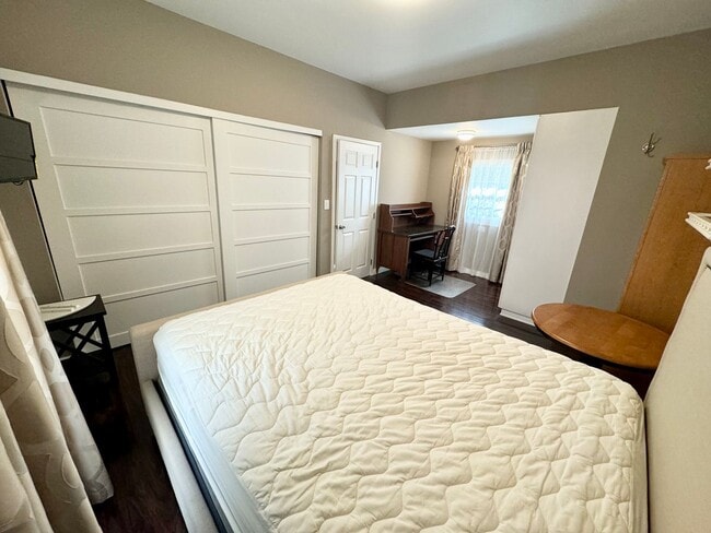 Building Photo - ***Updated 1 bed 1 bath ADU with washer/dryer***