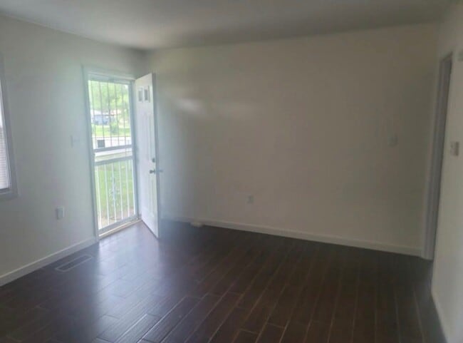 Building Photo - 237 Ridgeland Ave