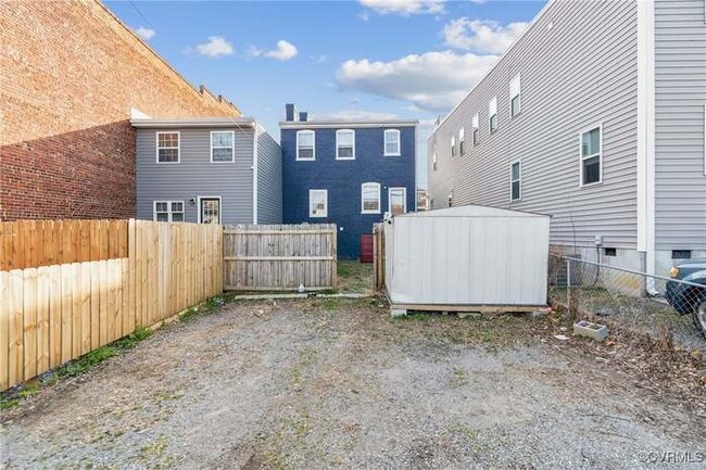 Building Photo - 808 W Clay St
