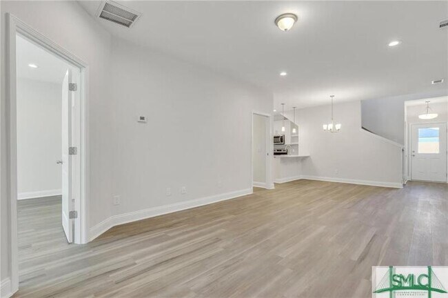 Building Photo - 157 Lower Creek Dr