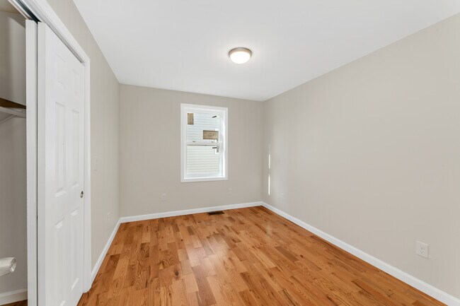 Building Photo - 12 Andy St