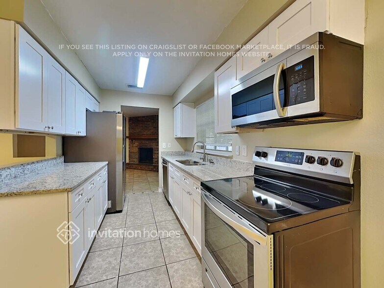Building Photo - 3801 Dovehollow Dr