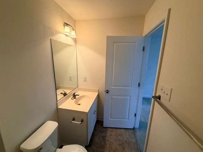 Building Photo - 1501 Stonewall Manor Dr