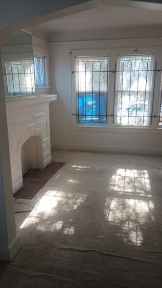 Building Photo - 15062 Cruse St