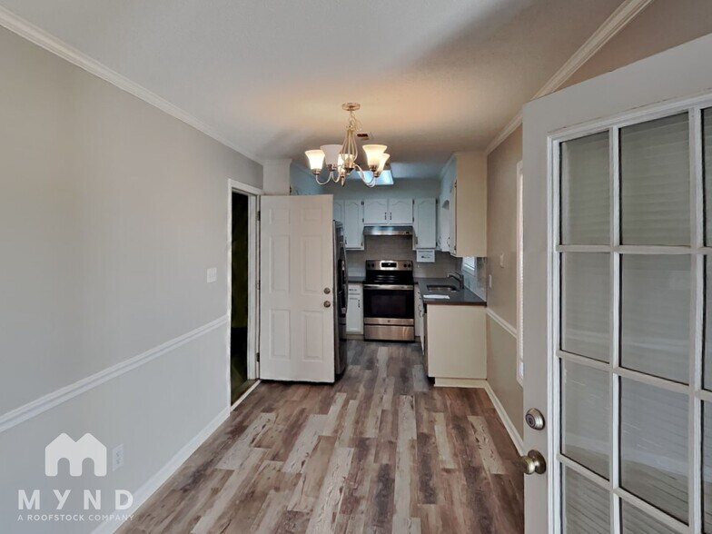 Building Photo - 2443 Hawk Ridge Dr