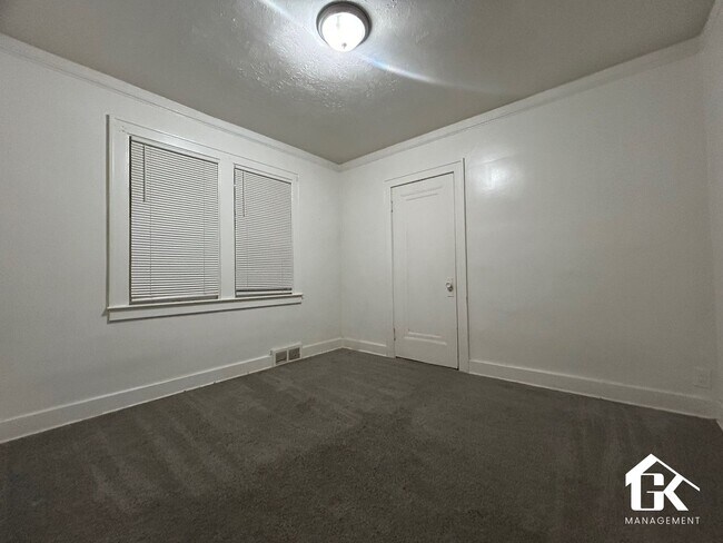 Building Photo - 2425 Clements St