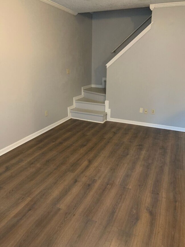 Building Photo - 3bed/2bath home in Valley View School District!