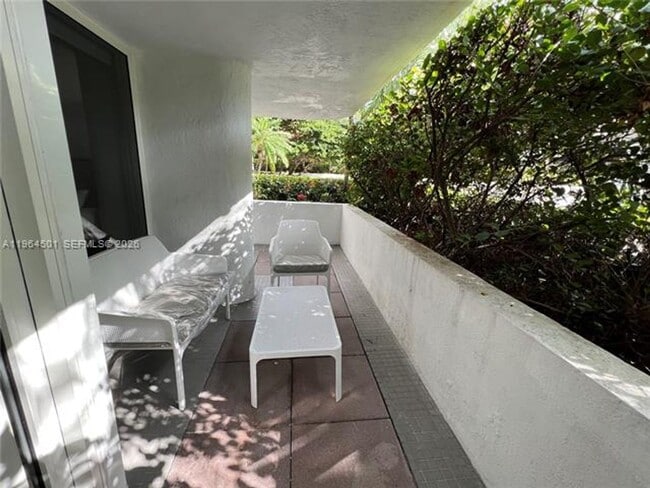 Building Photo - 1717 N Bayshore Dr