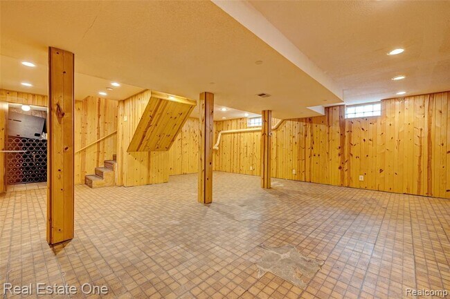 Building Photo - 5307 Metamora Rd