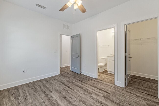 Building Photo - 1720 Airport Dr