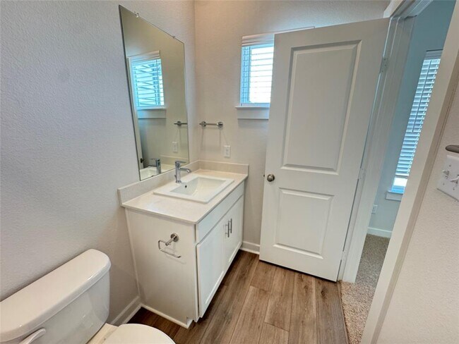 Building Photo - 112 Corn Ln