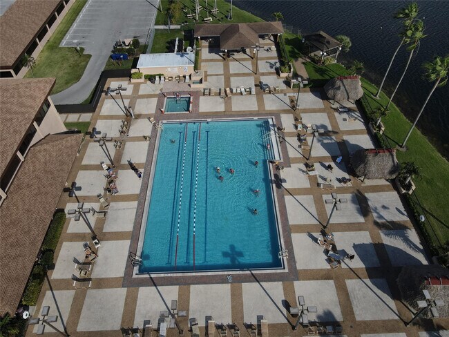 Building Photo - 300 SW 134th Way