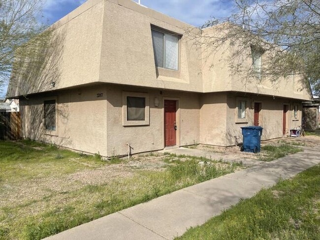 Primary Photo - Charming 2-Bedroom Retreat in Serene Apache Junction—Your Cozy Escape Awaits!