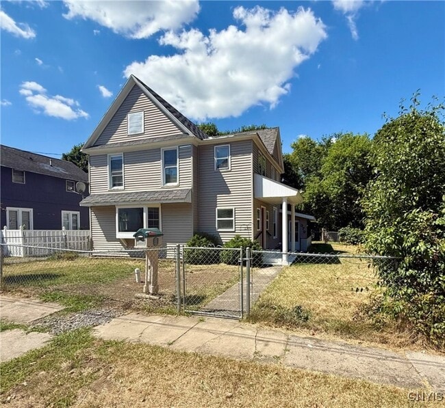 Primary Photo - 379 Pawling St