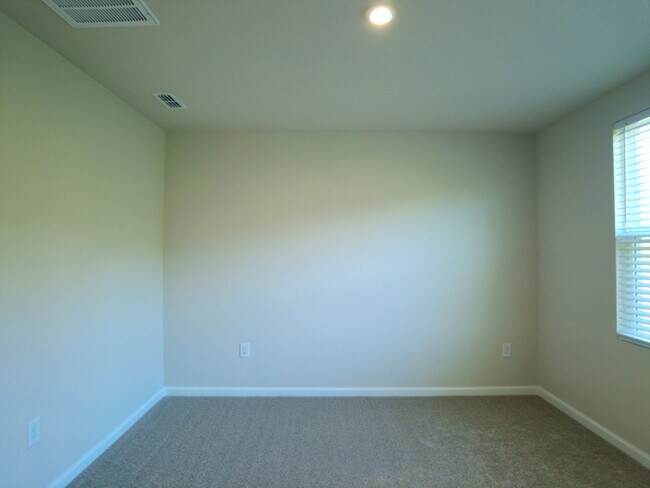 Building Photo - 284 Grand Silo Rd