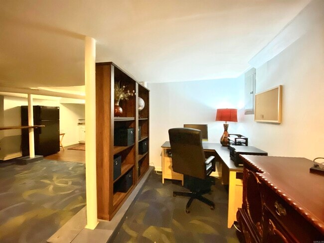 Building Photo - 1305 Stratford Ave