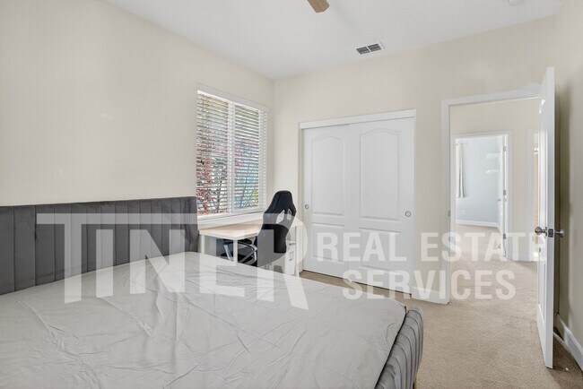 Building Photo - 5 Outer Banks Pl