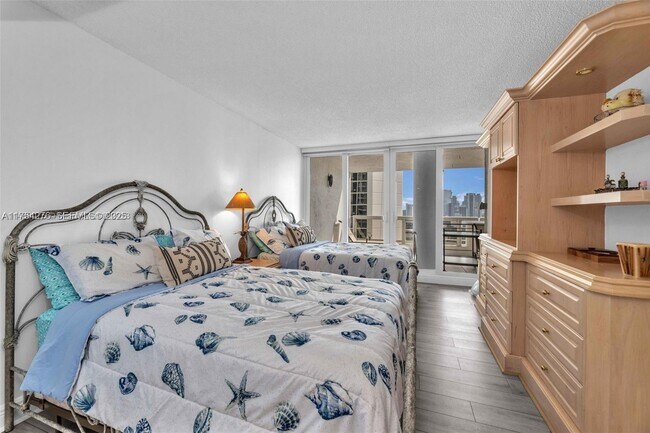 Building Photo - 1717 N Bayshore Dr