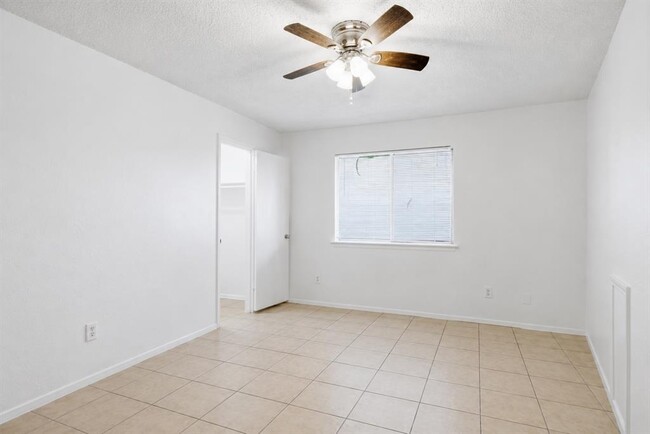 Building Photo - 2412 Burleson Ct