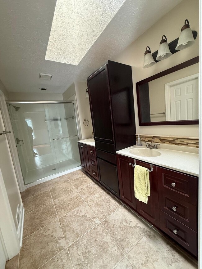 Building Photo - 7574 Allenwood Ct